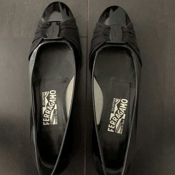 Salvatore Ferragamo black ballet flat shoes - Picture 1 of 5